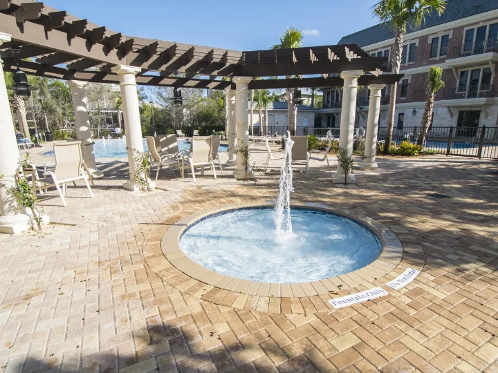 https://southernresorts.com/image/webp/720/85/https%3A%2F%2Fassets.southernresorts.com%2Fimages%2FVTDS%2FSVR-village-of-south-walton-30a-condo-complex-fountain-southern.jpg