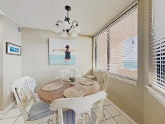 Dining Area Dining Area