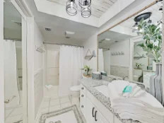 Master Bathroom Master Bathroom