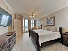 Master Bedroom - King Master Bedroom - King