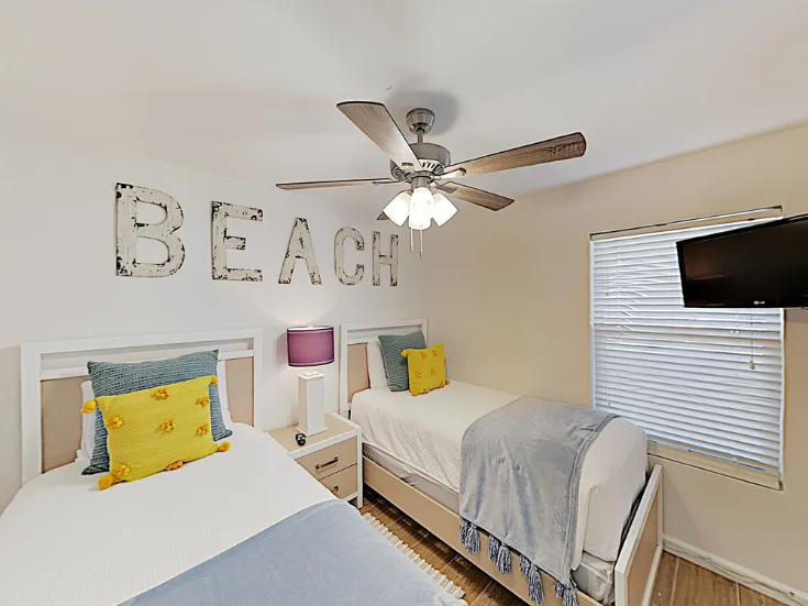 Second Bedroom - Two Twins Second Bedroom - Two Twins