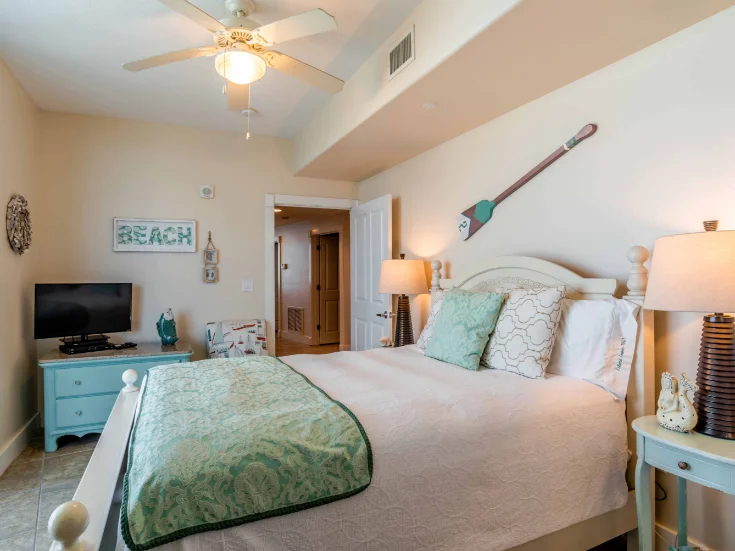 Second Bedroom - Queen Second Bedroom - Queen