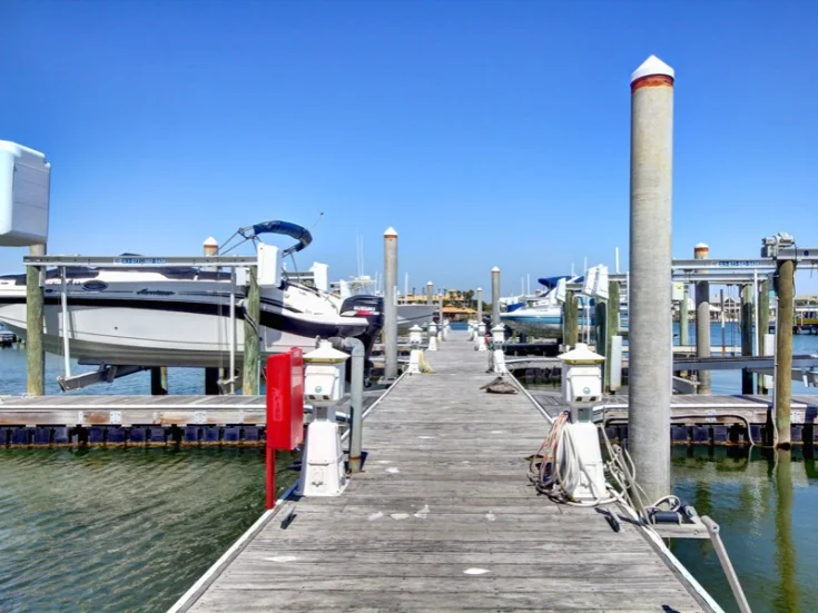 Docks Docks