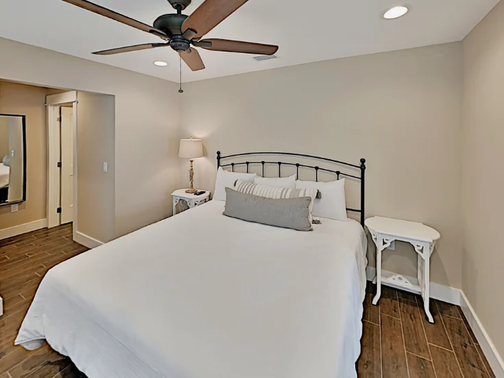 Master Bedroom - King Master Bedroom - King