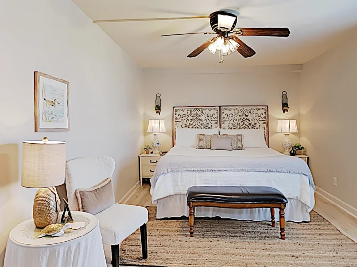 Master Bedroom - King Master Bedroom - King