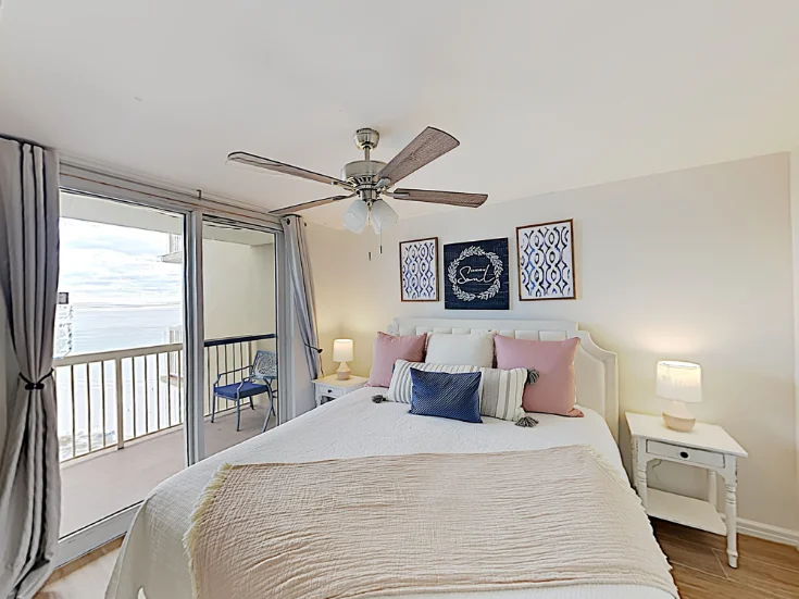 Master Bedroom - King Master Bedroom - King
