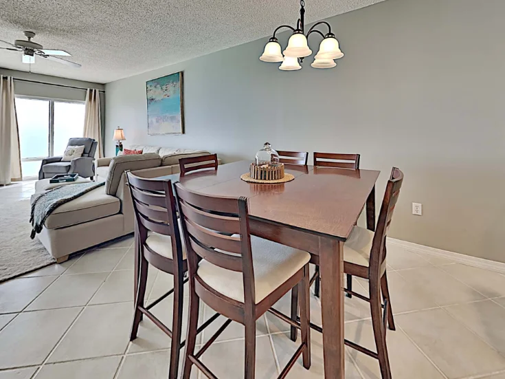 Dining Area Dining Area