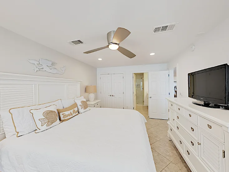 Master Bedroom Master Bedroom