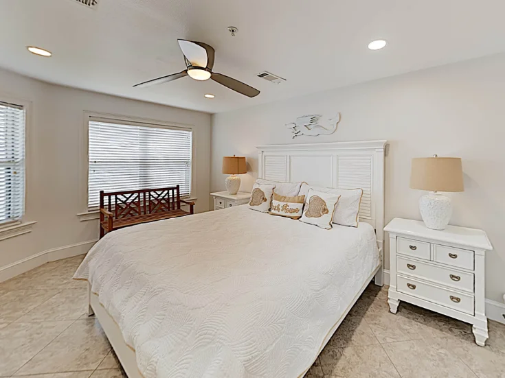 Master Bedroom - King Master Bedroom - King