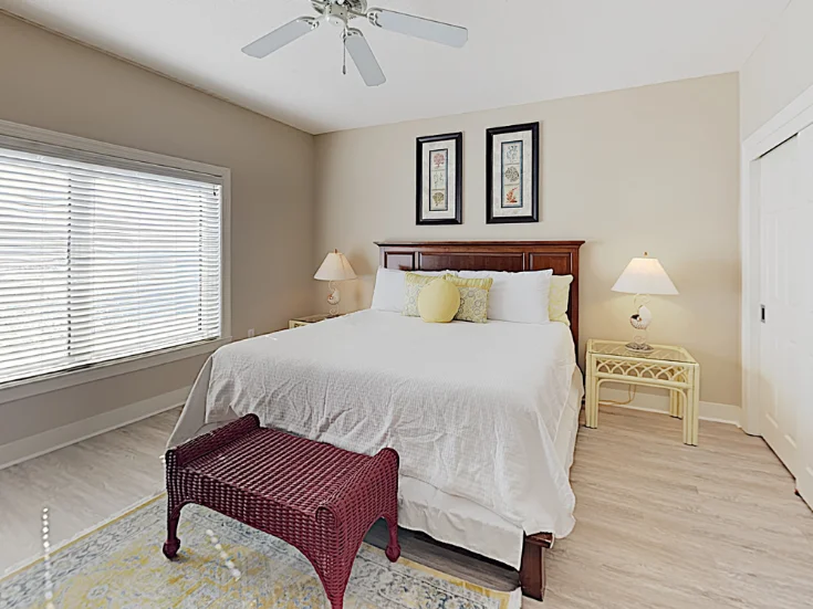 Master Bedroom - King Master Bedroom - King