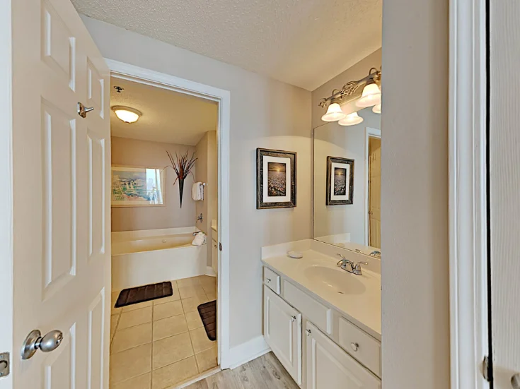 Master Bathroom Master Bathroom